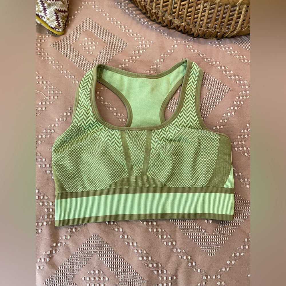 Sports bra
